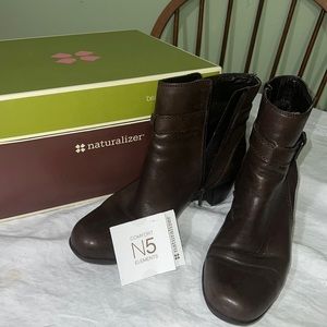 NATURALIZER Boots Brown Women’s size 8